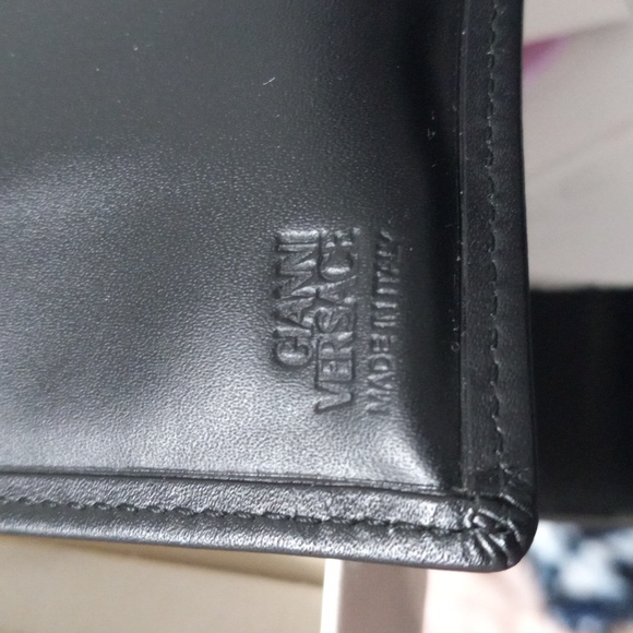 Gianni Versace Authentic Leather Unisex Tri-Fold Wallet in Black Portagfolio - Picture 10 of 12